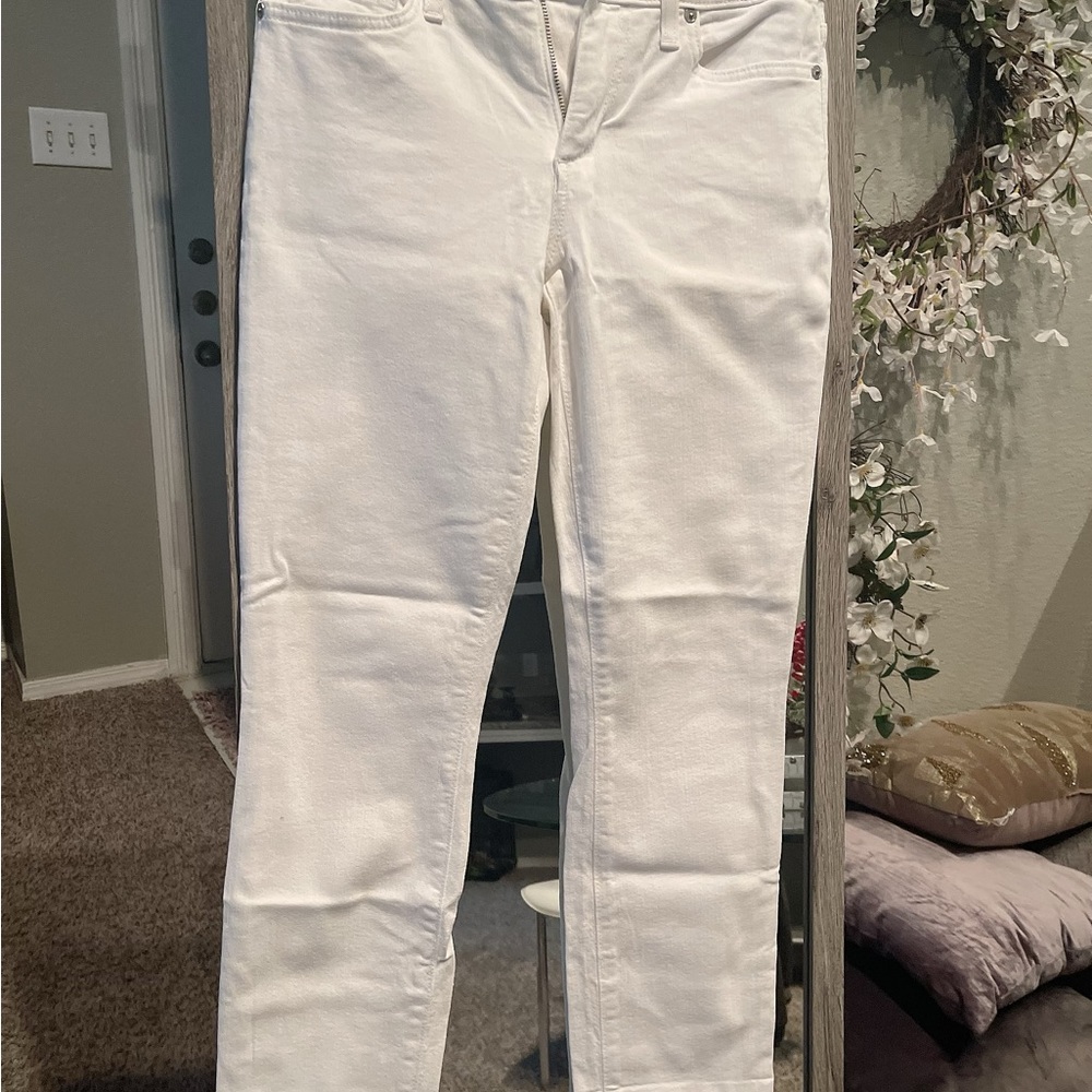 I’m selling my beautiful jeans from my closet
